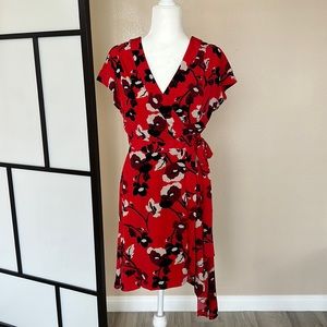 BCBG MAXAZRIA red white and black flower dress NWT Wrap dress size M